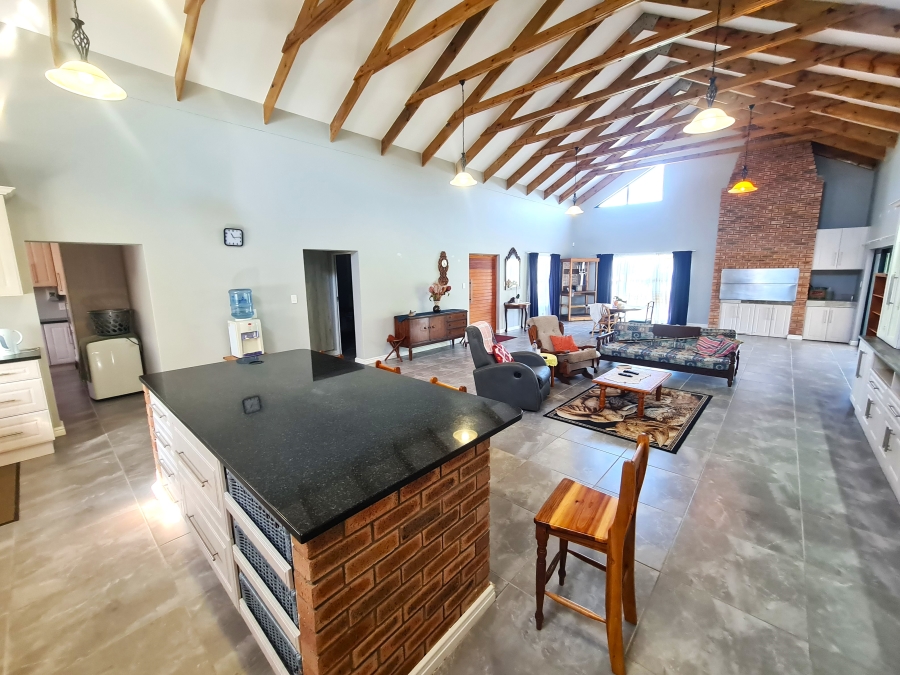 5 Bedroom Property for Sale in Noorsekloof Eastern Cape